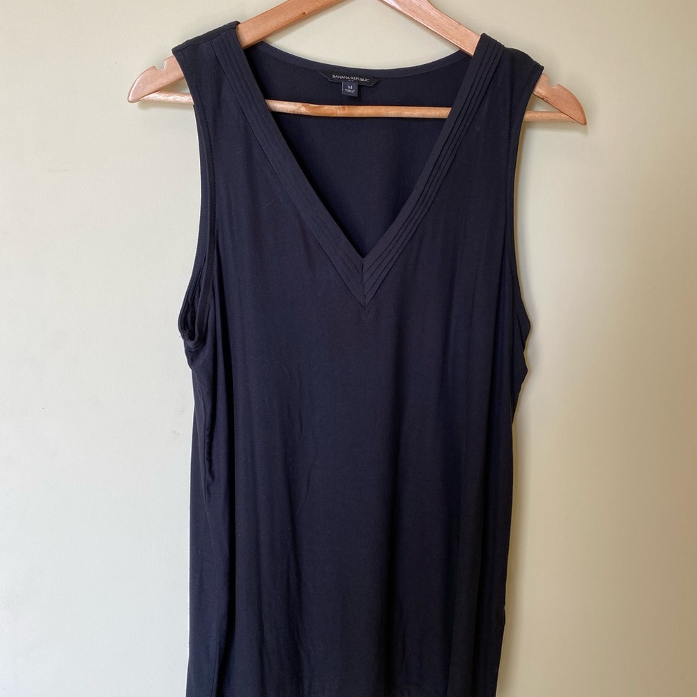 Banana Republic black tank top blouse